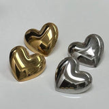 Široki naušnici u obliku srca