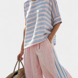 Set od lanenog bambusa Daisy Mediteranski u nježnoj ružičastoj boji s elegantnim plavim prugama