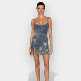 Mali Elegantni Haljina s Intenzivnim Stilom