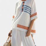 Set etničkog Daisy u bijeloj boji s detaljima u plavoj i narančastoj – jedinstveni i živahni stil